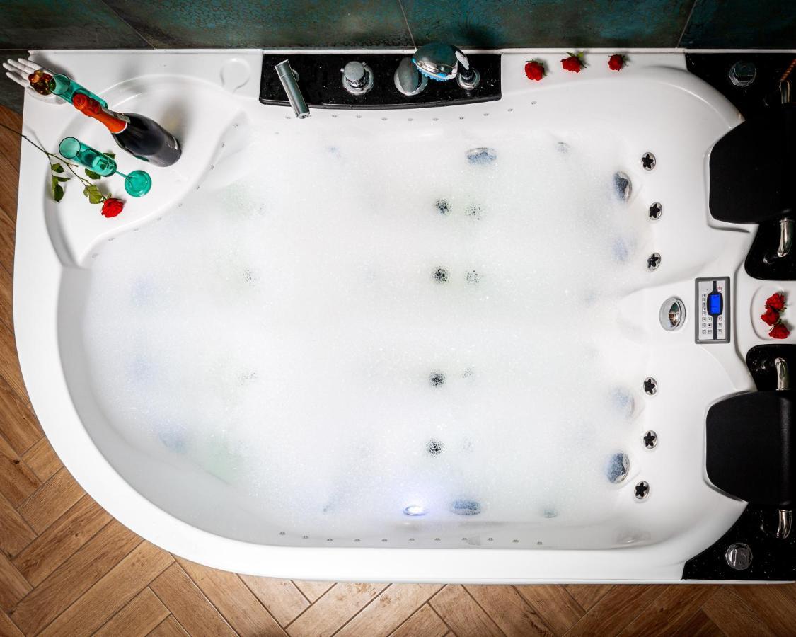 Jacuzzi & Bike Apartment, Krakau Exterior foto