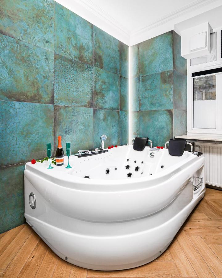 Jacuzzi & Bike Apartment, Krakau Exterior foto